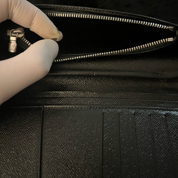 Louis Vuitton Wallet - Picture 5 of 8